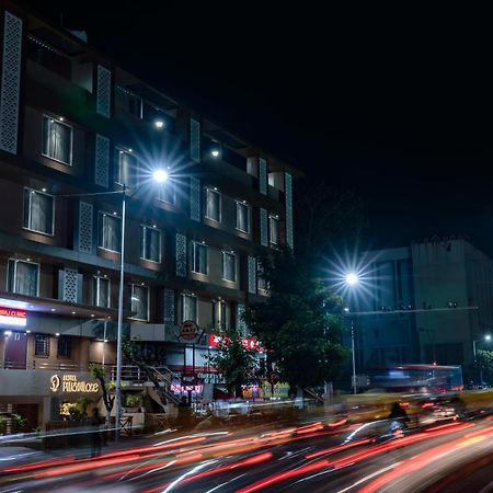 Hotel Pleasant Lake Ahmadabad Zewnętrze zdjęcie
