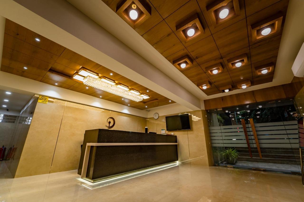 Hotel Pleasant Lake Ahmadabad Zewnętrze zdjęcie