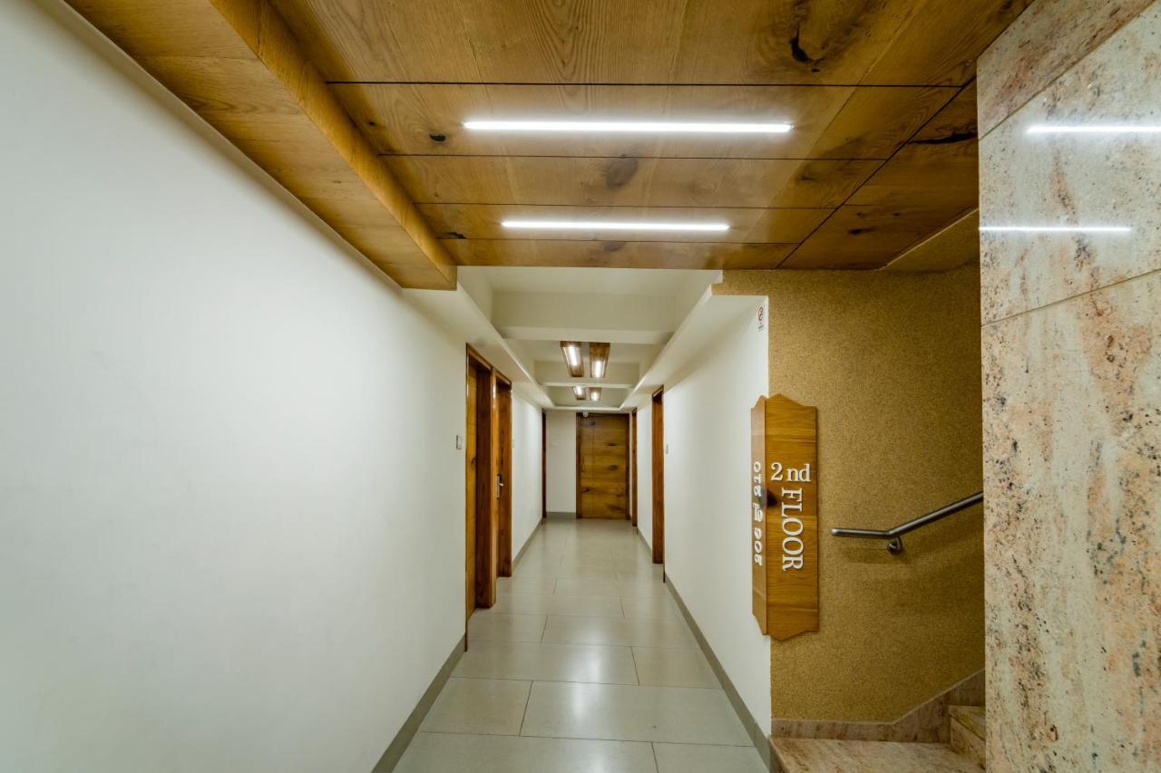 Hotel Pleasant Lake Ahmadabad Zewnętrze zdjęcie
